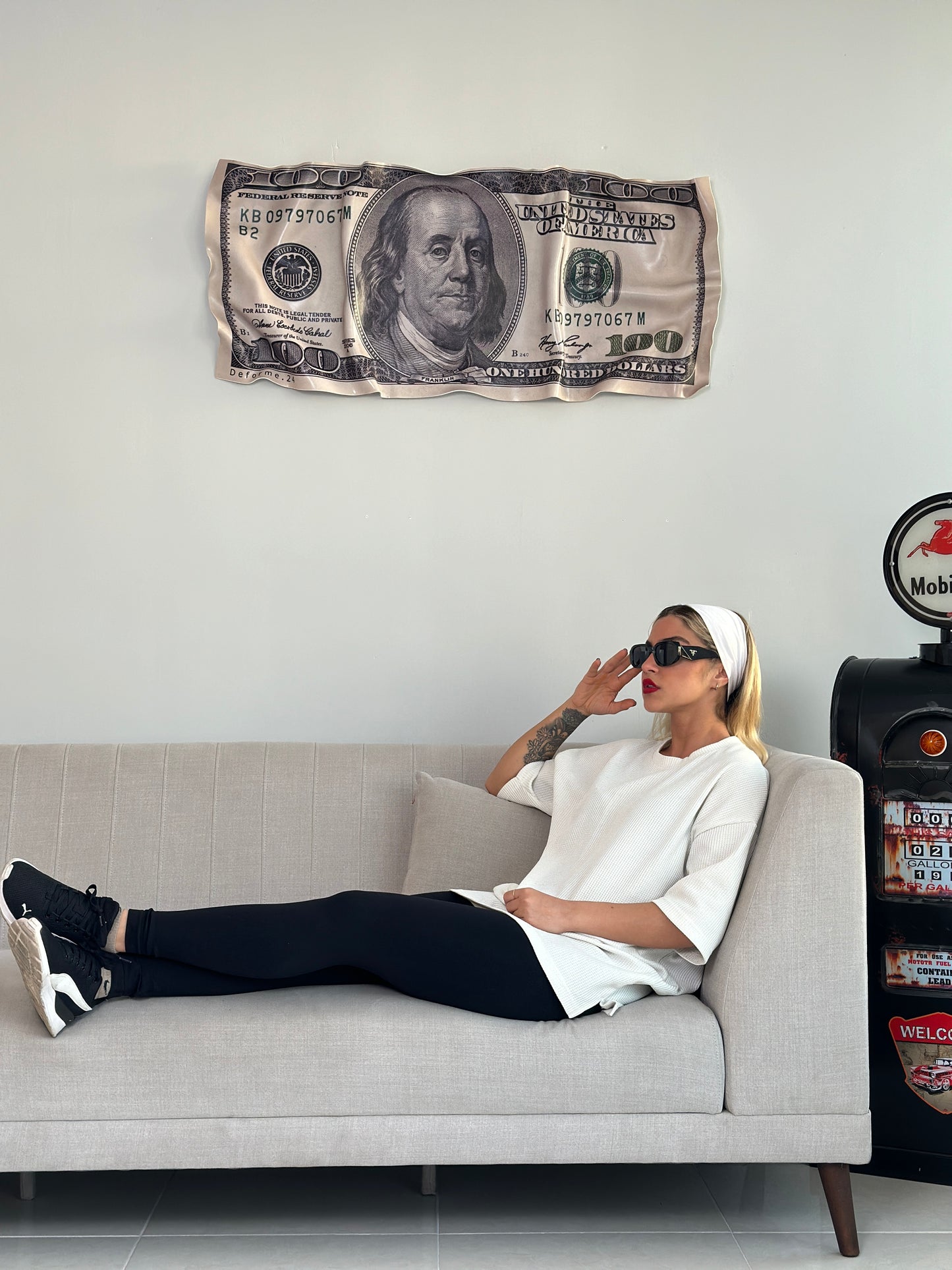 Old hundred dollar bill