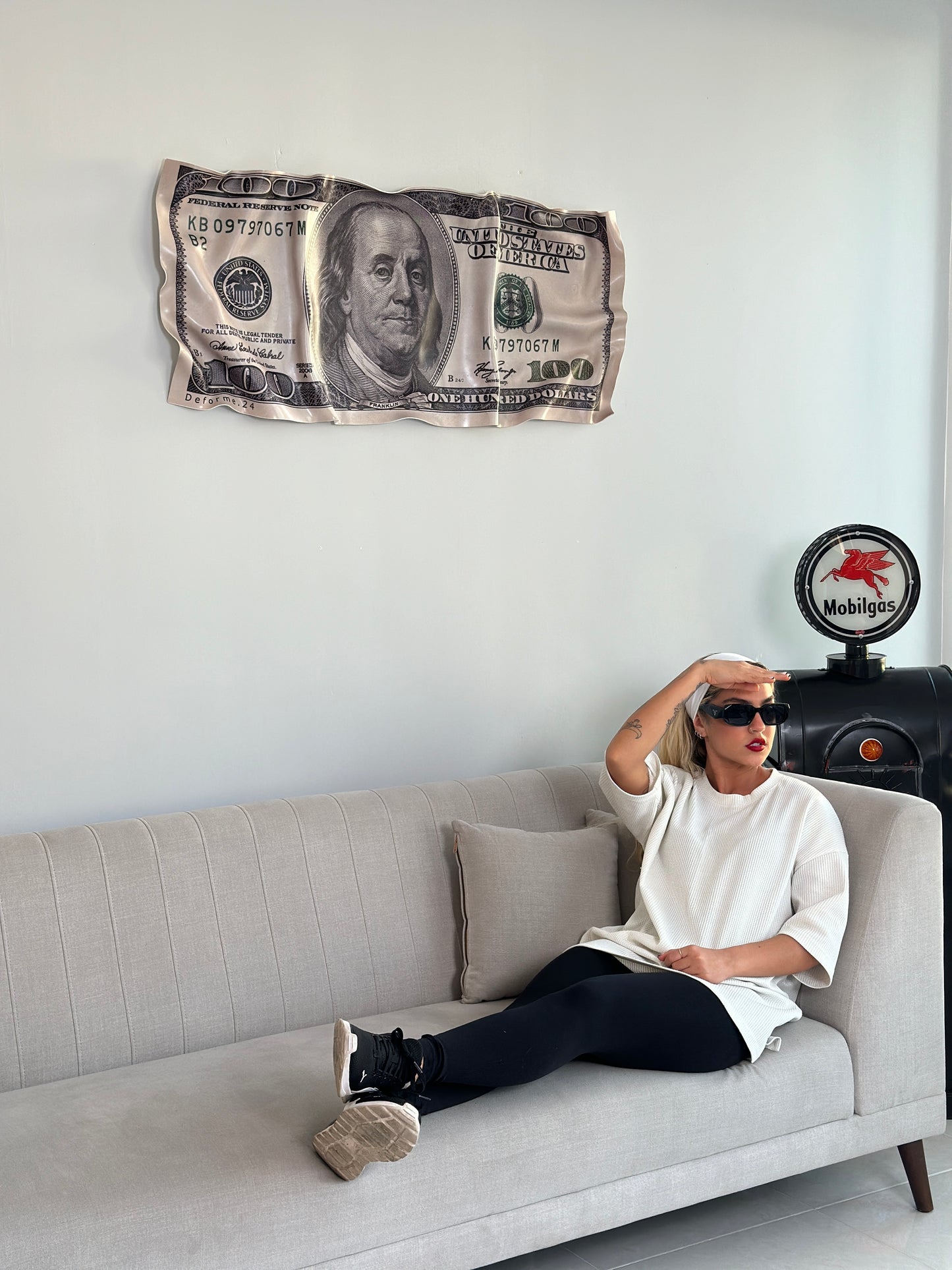 Old hundred dollar bill