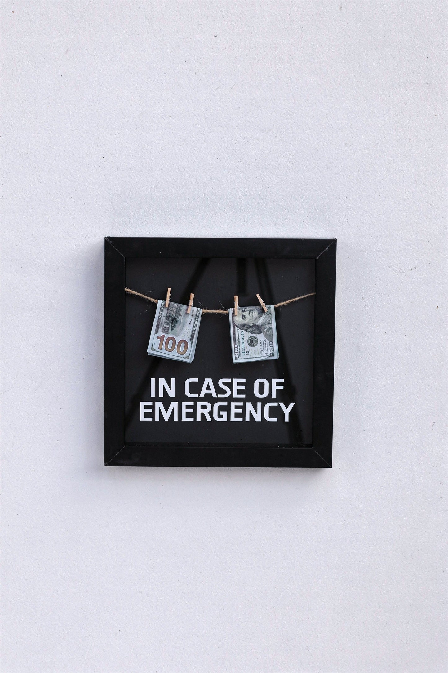 Fresh Bills Emergency Box AR088